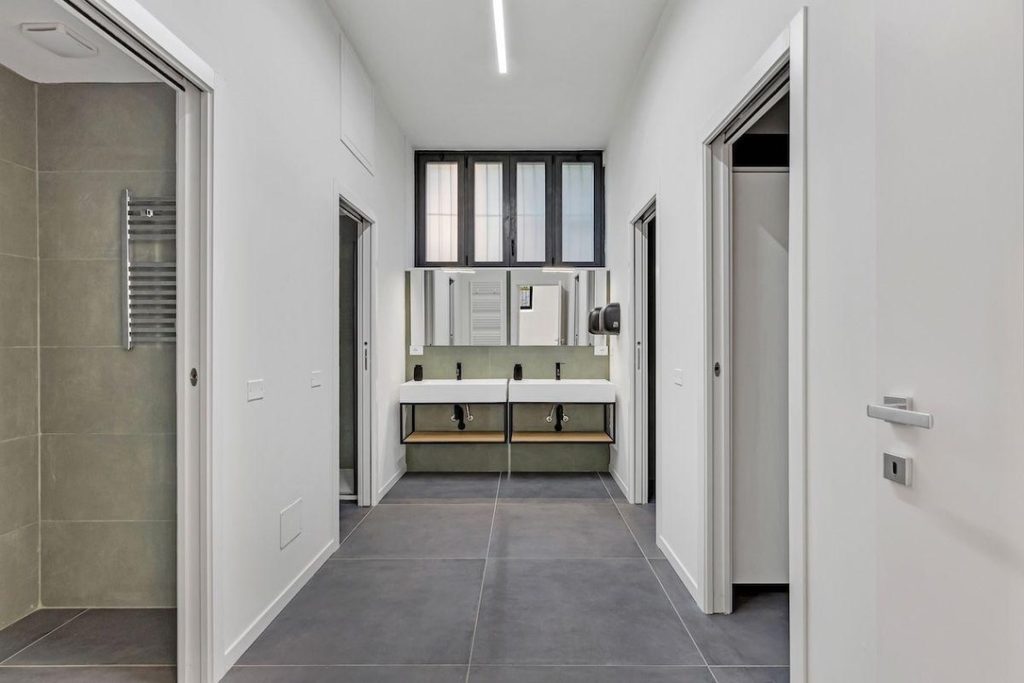 11F7FCBB-EE2D-42D1-B8CF-F466E2222C43_1_105_c