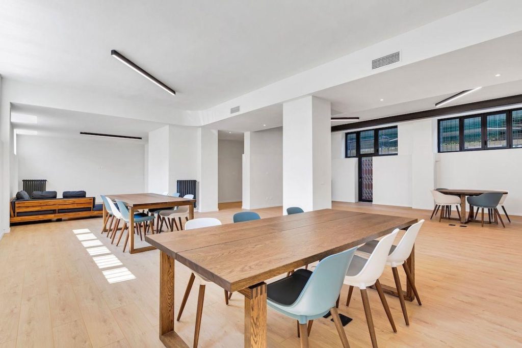 7727BD41-7759-4885-8F30-51ED2F987058_1_105_c