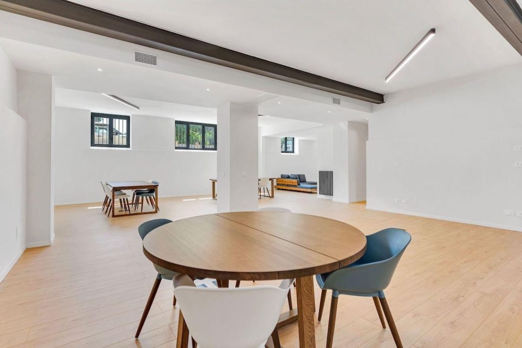 C8C301A1-DA2B-4504-8915-1E2FECE90495_1_105_c