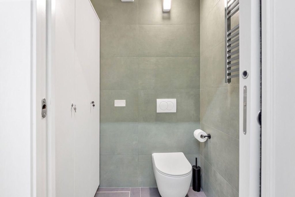 E18FB712-DD86-458D-9701-AA23A716E19B_1_105_c