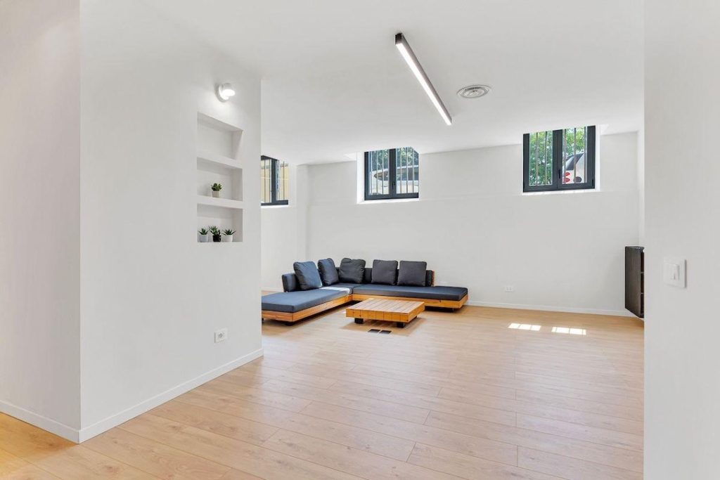 E333347A-590A-4249-9B73-9BEE5D9512BF_1_105_c